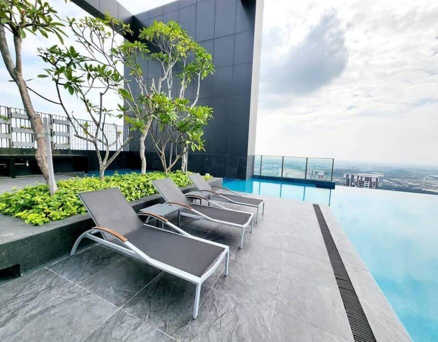 Luxury Doubletree Hill10 Residence At I-City , Free Parking H2901 Shah Alam Exterior photo